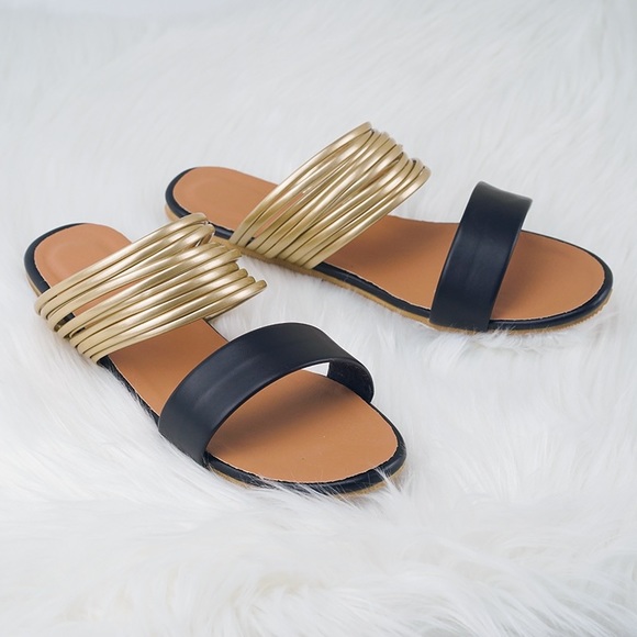 💰SOLD💰Women’s Slip-On Sandals - Picture 3 of 7